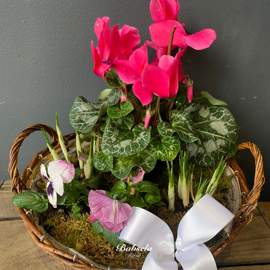 Woodland Serenade Freestyle Basket
